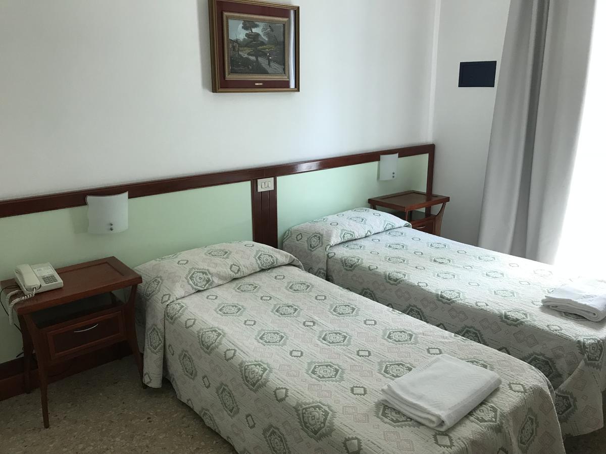 Hotel Oder Лидо ди Езоло Экстерьер фото